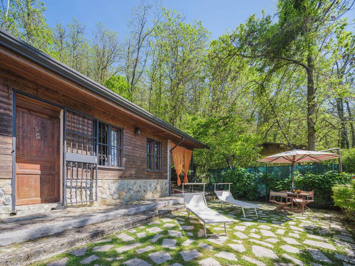 Casa vacanza per 4 persone, con Terrazza e Giardino a Massa
