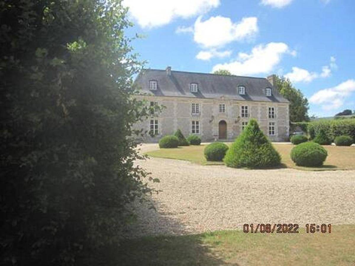Large Double Room in Saint-Sauveur-d'Émalleville, Région du Havre