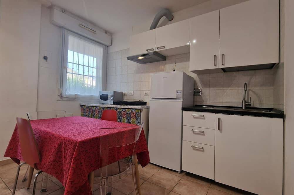 Apartamento entero, Fiorilli House-Distrito de Fiera - Aparcamiento privado - Almacenamiento de bici in Bolonia, Provincia de Bologna