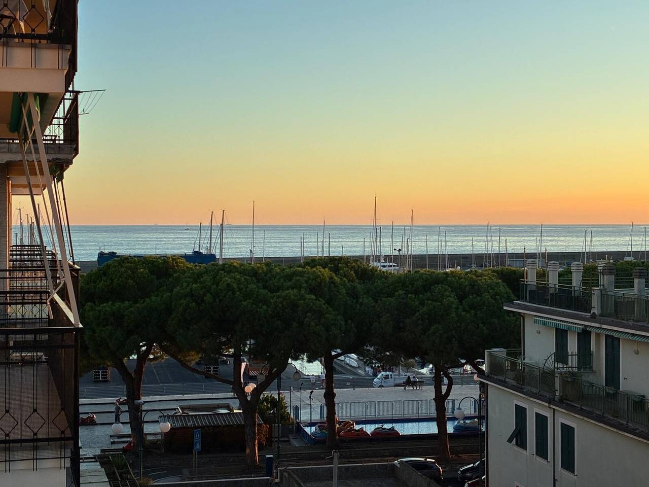 Entire apartment, Sea & Center - Chiavari Apartment with Sea View, Near Center and Station, Fast Wi-Fi in Chiavari, Riviera di Levante