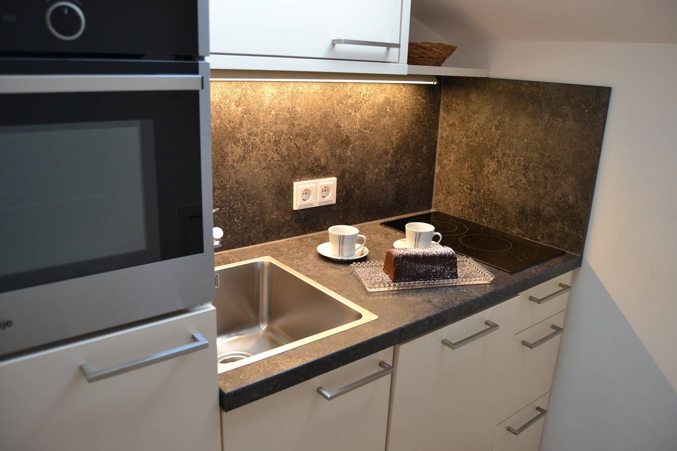 Ganze Wohnung, Neu renovierte Ferienwohnung Elisabeth mit Gemeinschaftspool, Bergblick, Garten und Wlan in Radstadt, Ski Amadé