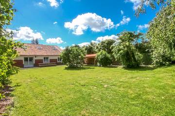 Gîte pour 12 personnes, avec terrasse et jardin à Beaurainville