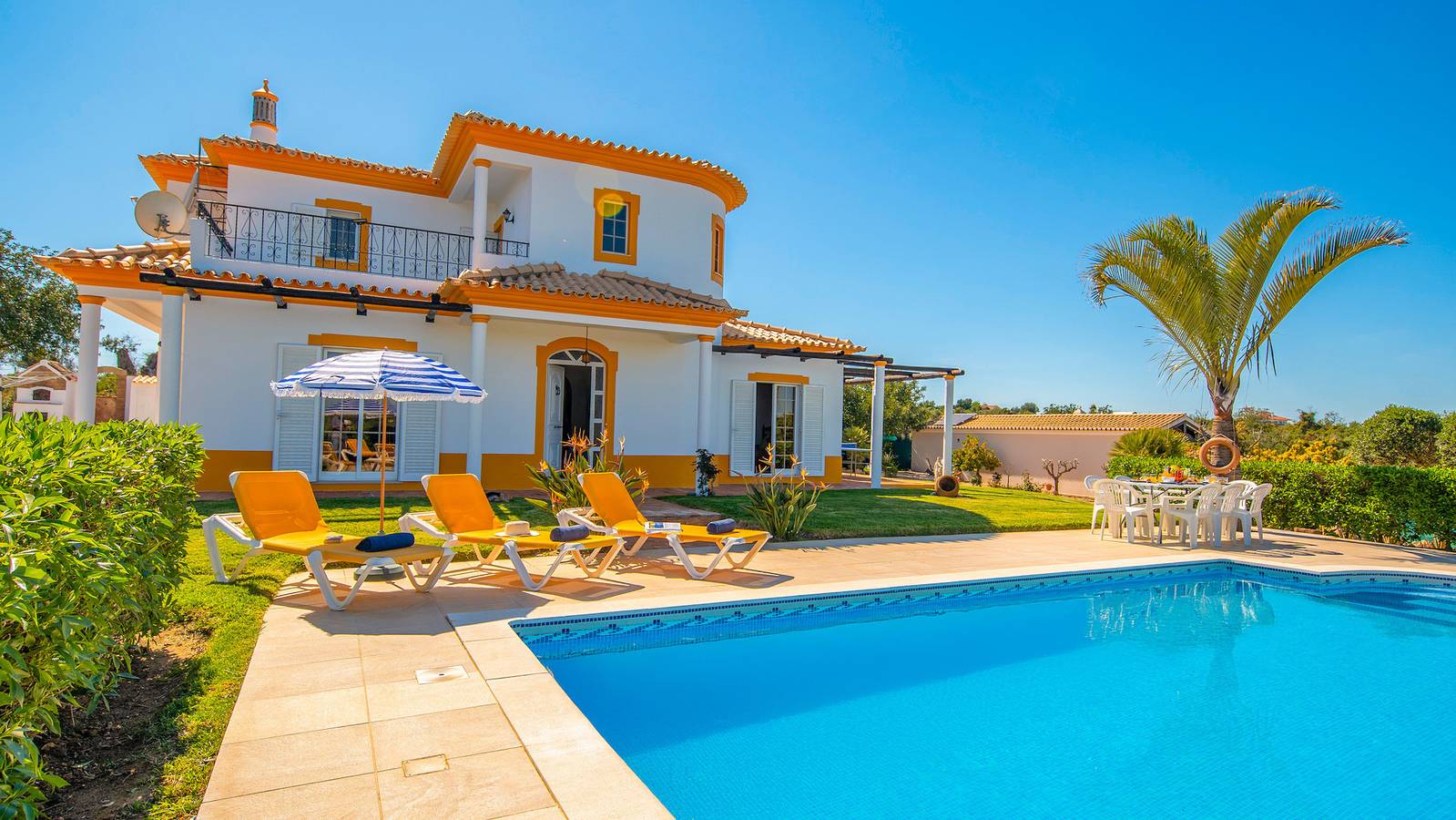 Villa Muriwai in Armação de Pera, Faro District