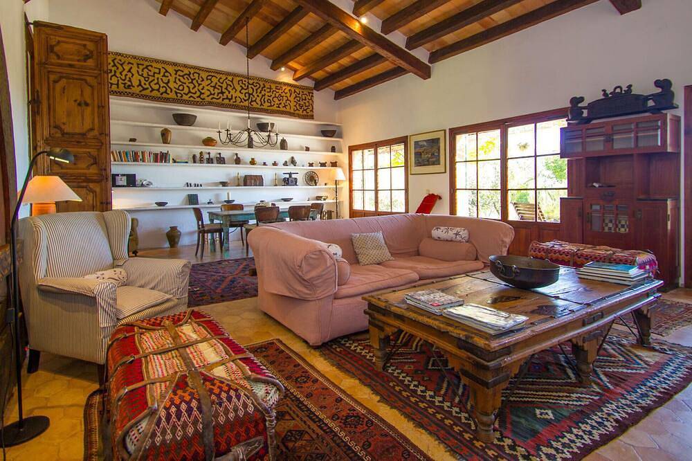 Luxuriöses Haus in Esporles mit privatem Swimmingpool, der sowohl drinnen als. in Esporles, Mallorca Westen