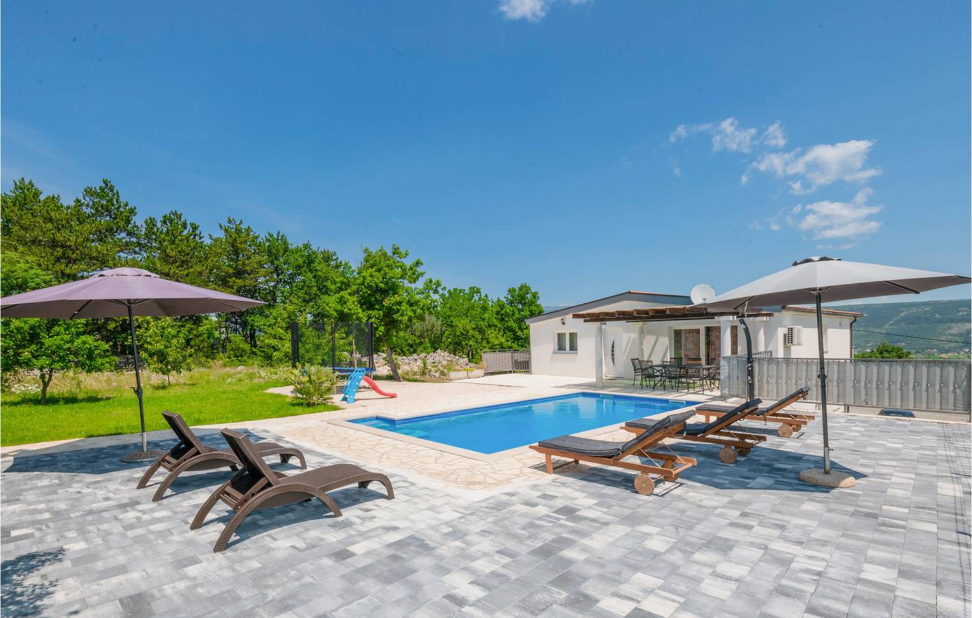 Charmante 95 m² große Wohnung mit Pool, WLAN und Zugang zum Fluss in Imotski, Makarska Riviera