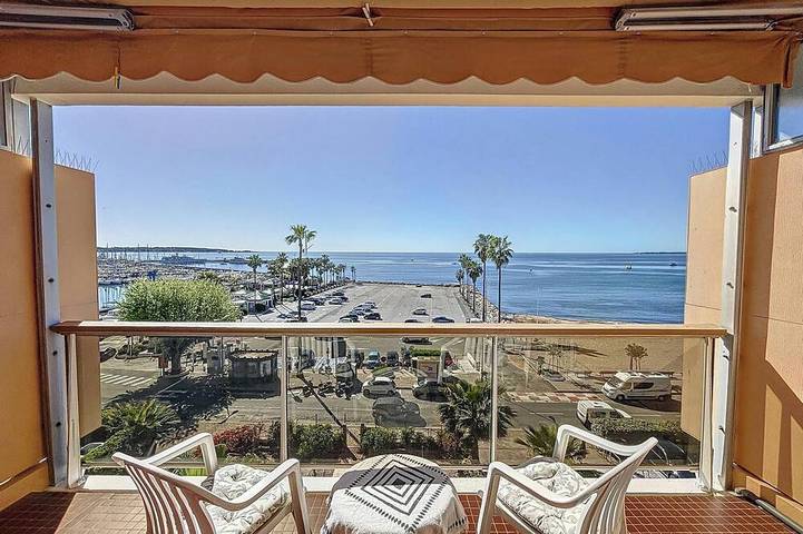 Gîte pour 2 personnes, avec balcon dans Office De Tourisme De Golf Juan