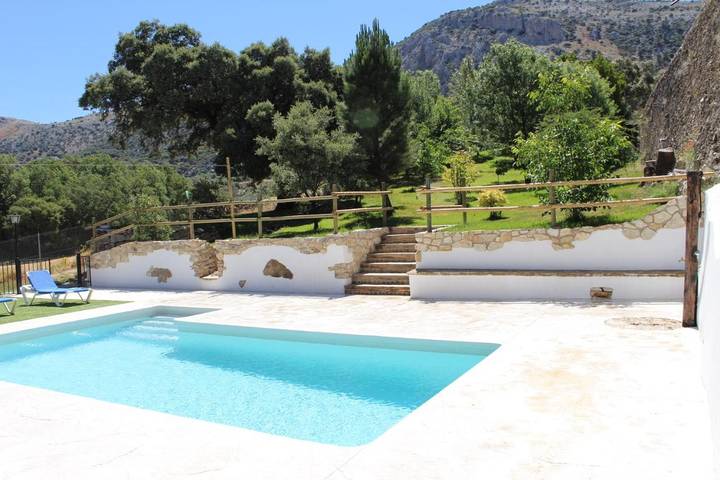 Casa rural para 12 personas, con Terraza y Jardín además de Piscina y Vistas en Villanueva del Trabuco - 3
