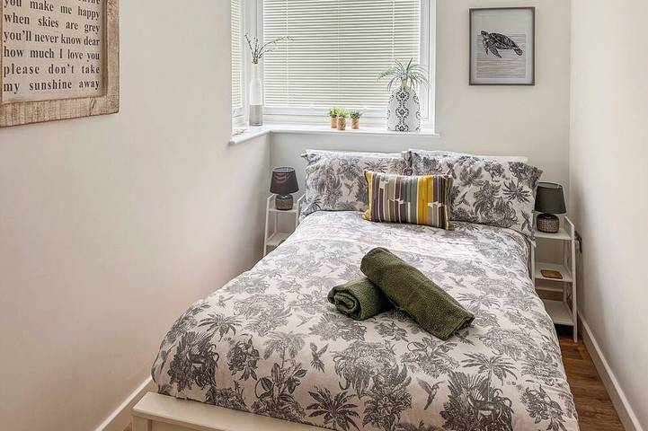 2 bedroom accommodation in West Mersea in Mersea Island, Colchester