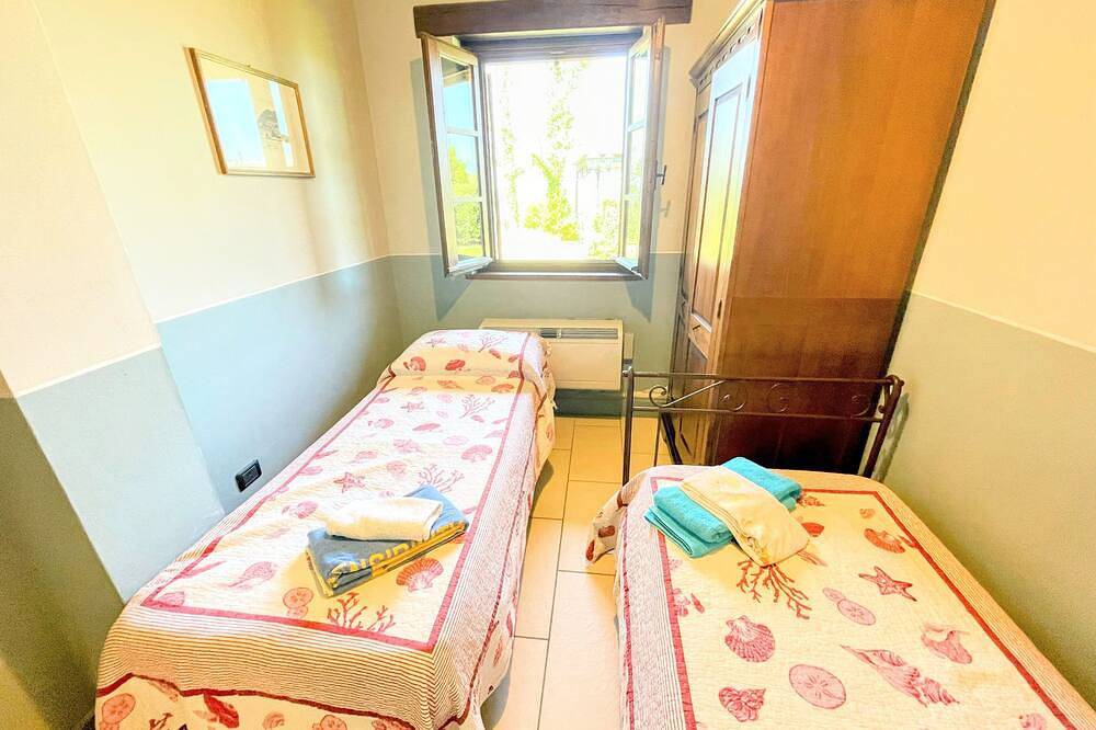Entire apartment, Apt 5 Aircon, Wifi, infinity pool, Jacuzzi, gardens Incredible! Sleeps 4 in Spoleto, Perugia Province