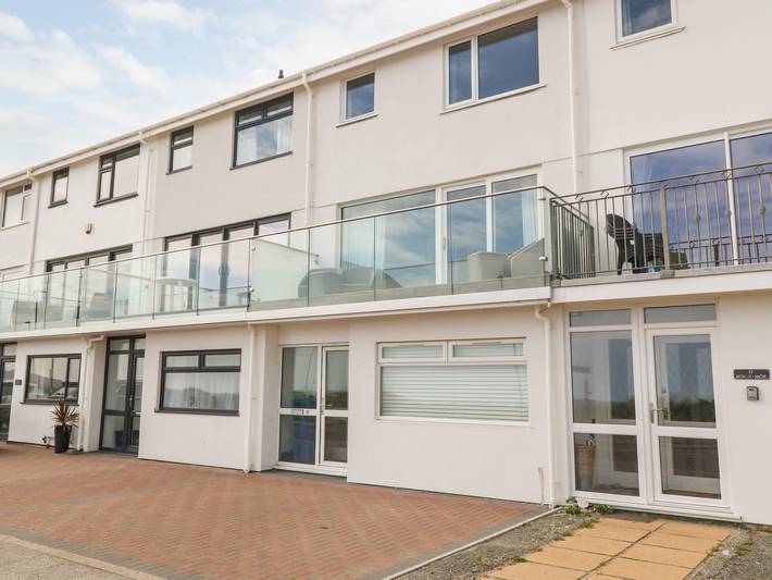 Holiday rental for 6 people, with garden, with pets in Pwllheli
