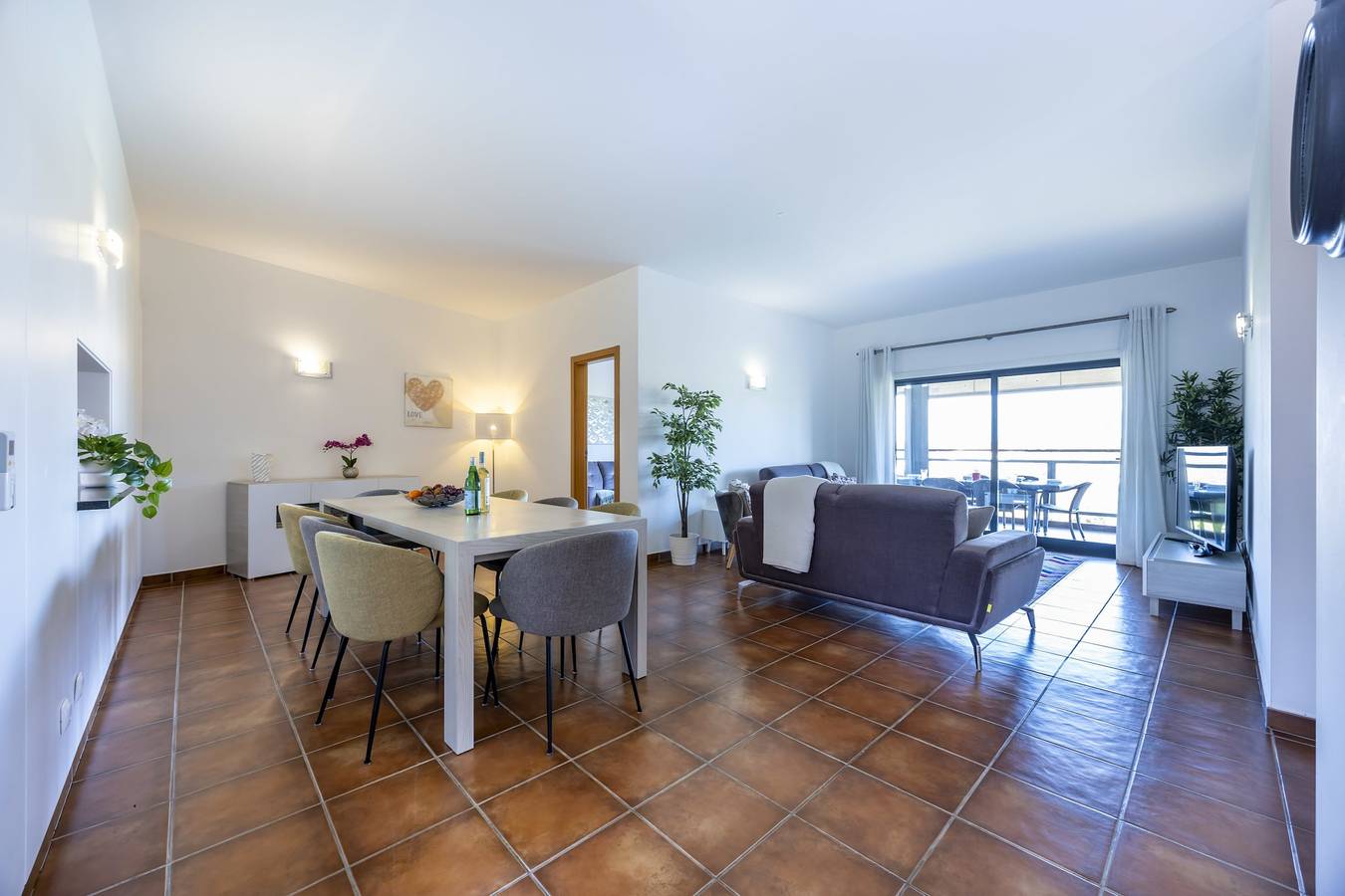 Apartamento entero, Apartamento de vacaciones para 6 personas con balcón in São Sebastião, Lagos