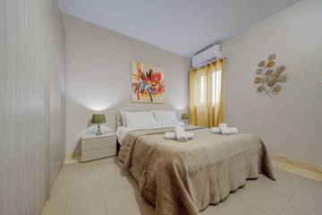 Villa With Pool for 16 People in Mellieha, Malta Island, Photo 3