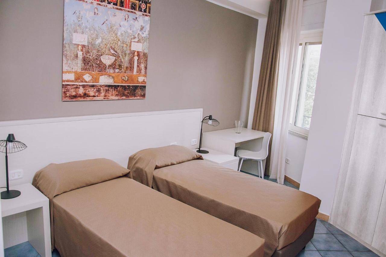 Triple Room with Private Bathroom in Pompeje, Park Narodowy Wezuwiusza