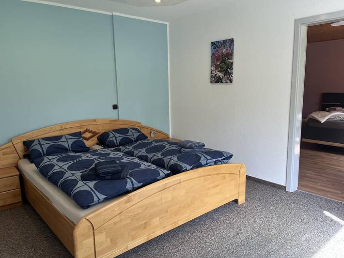 Ganze Ferienwohnung, 4-Bett-Ferienwohnung mit Bad/Wc,  bis 6 Pers. in Gillenfeld, Vulkaneifel