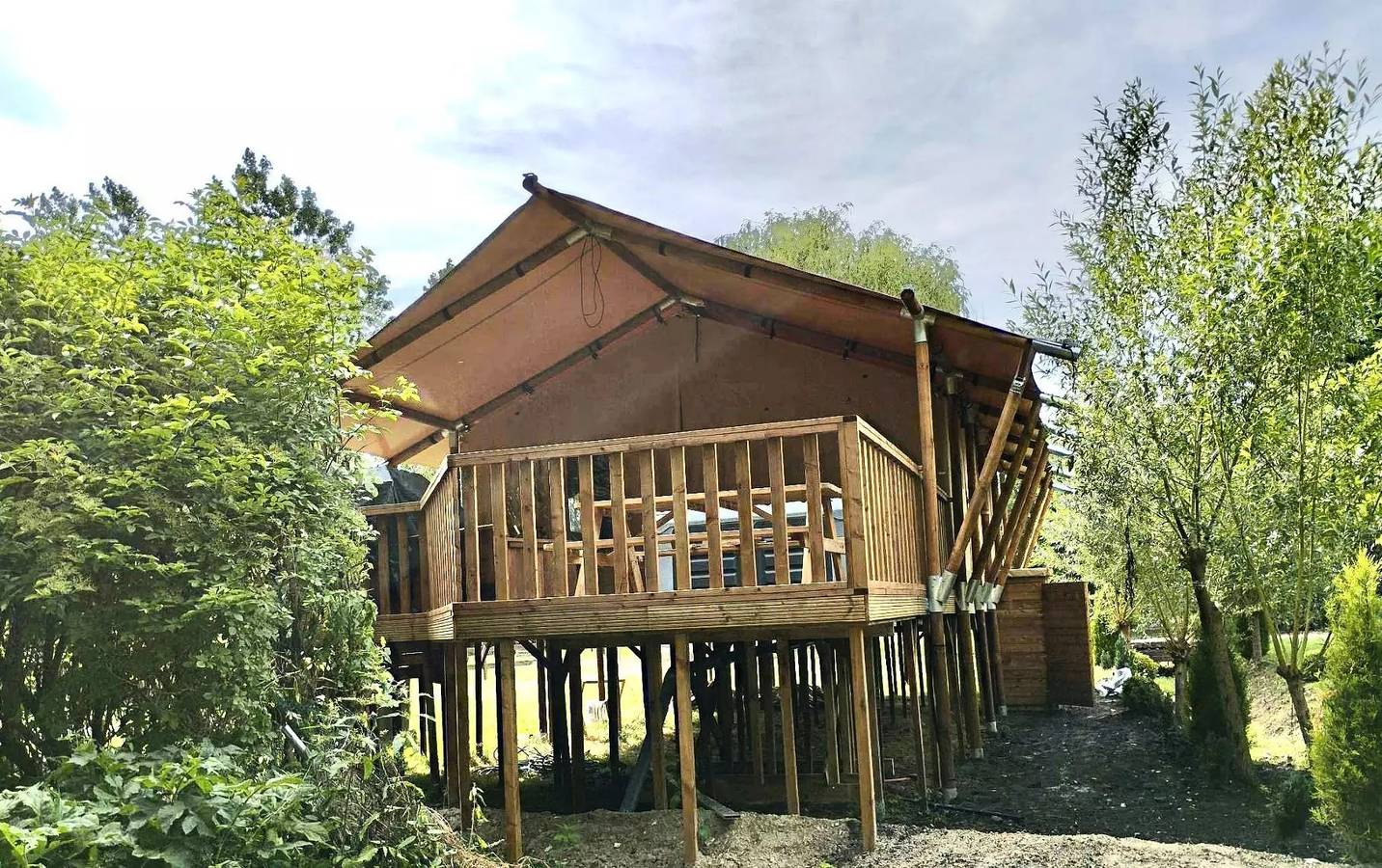 02-Mobil-Home Mitoyen Standard 17m2 (1ch - 1/2 pers.) + Tv + Clim 1 Ã  2 personnes - 1 pers. inclus dans le tarif in Bresles, Oise