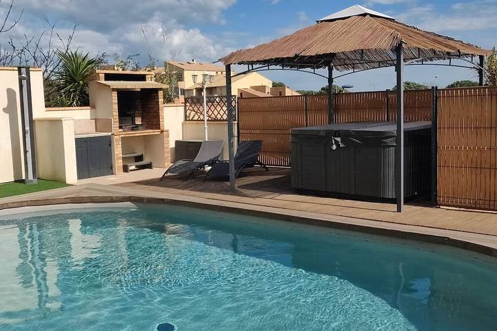 Maison de vacances pour 7 personnes, avec jardin et jacuzzi à Fleury