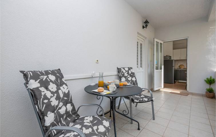 Ferienwohnung für 2 Personen, mit Terrasse in Baska Voda - 2