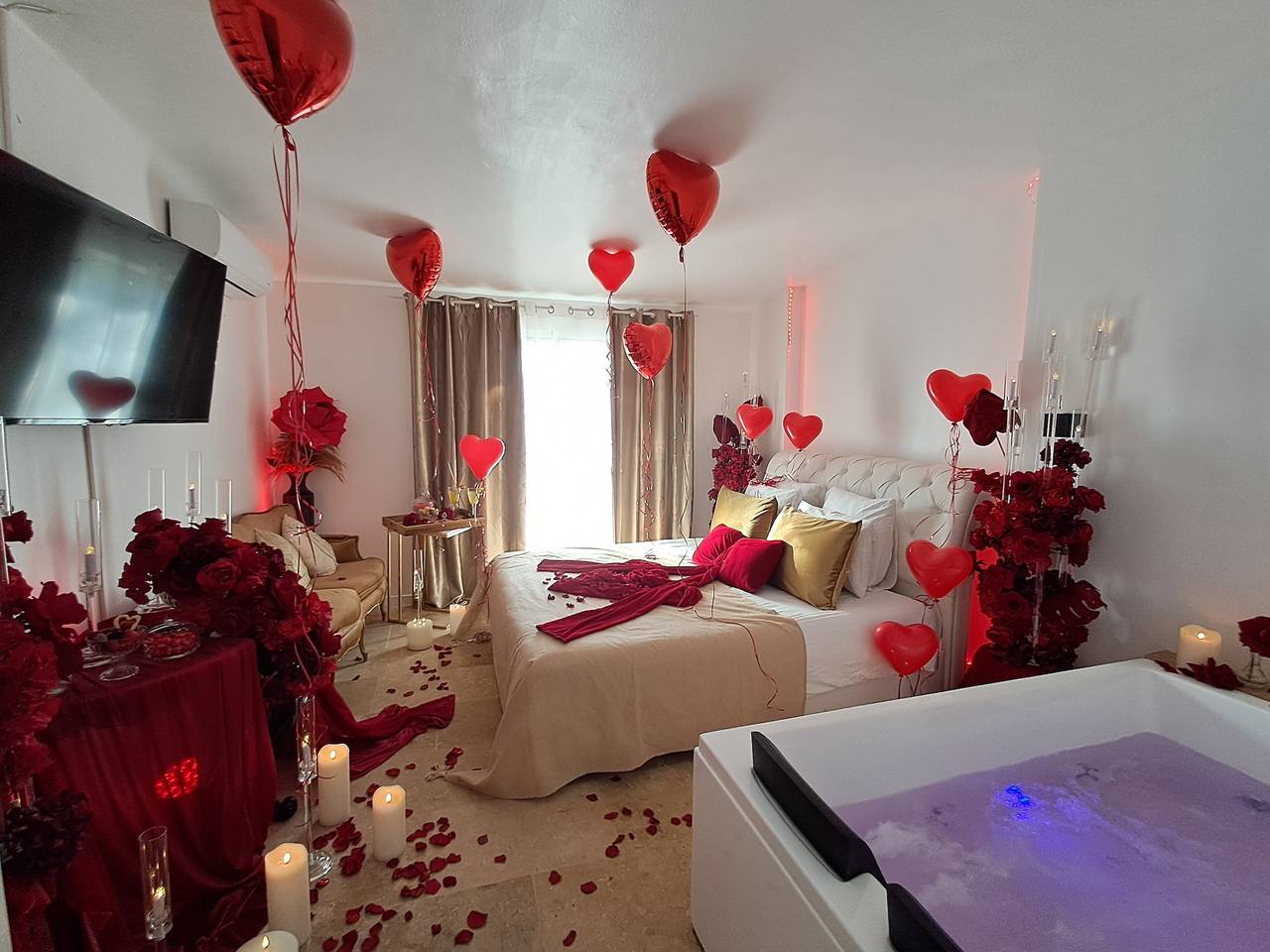 Bed and Breakfast 'La Suite Love' con vistas a la montaña, Wi-Fi y aire acondicionado in Le Luc, Region de Draguignan
