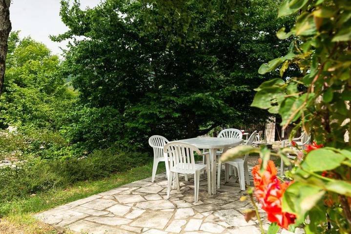 Location de vacances pour 5 personnes, avec piscine et balcon à Chanac - 2