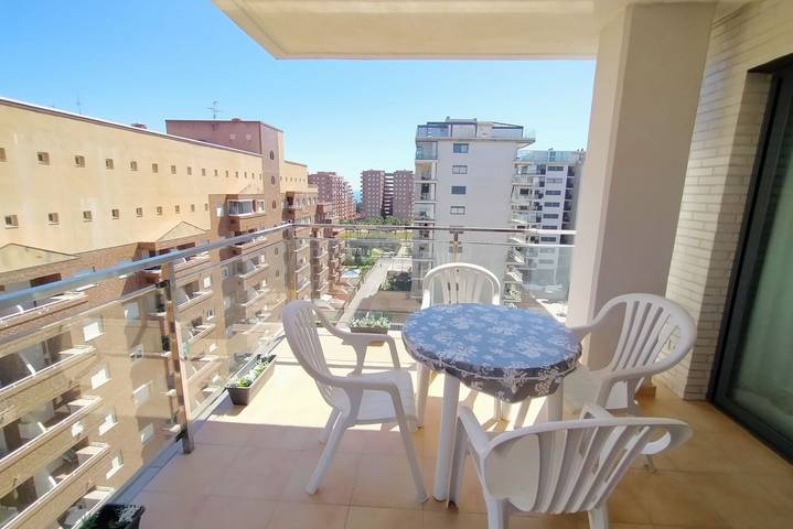 Apartamento de vacaciones para 4 personas, con piscina y balcón/terraza - 1