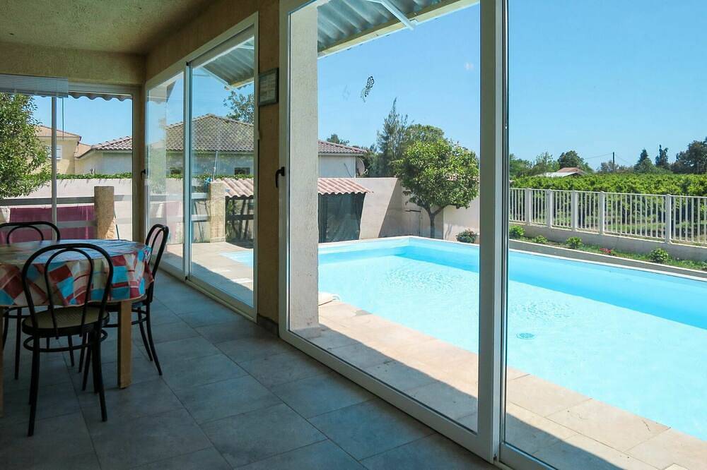 Villa indipendente con piscina privata, Tv, patio, animali ammessi, vista panoramica, parcheggio in Santa Lucia di Moriani, Corte e dintorni
