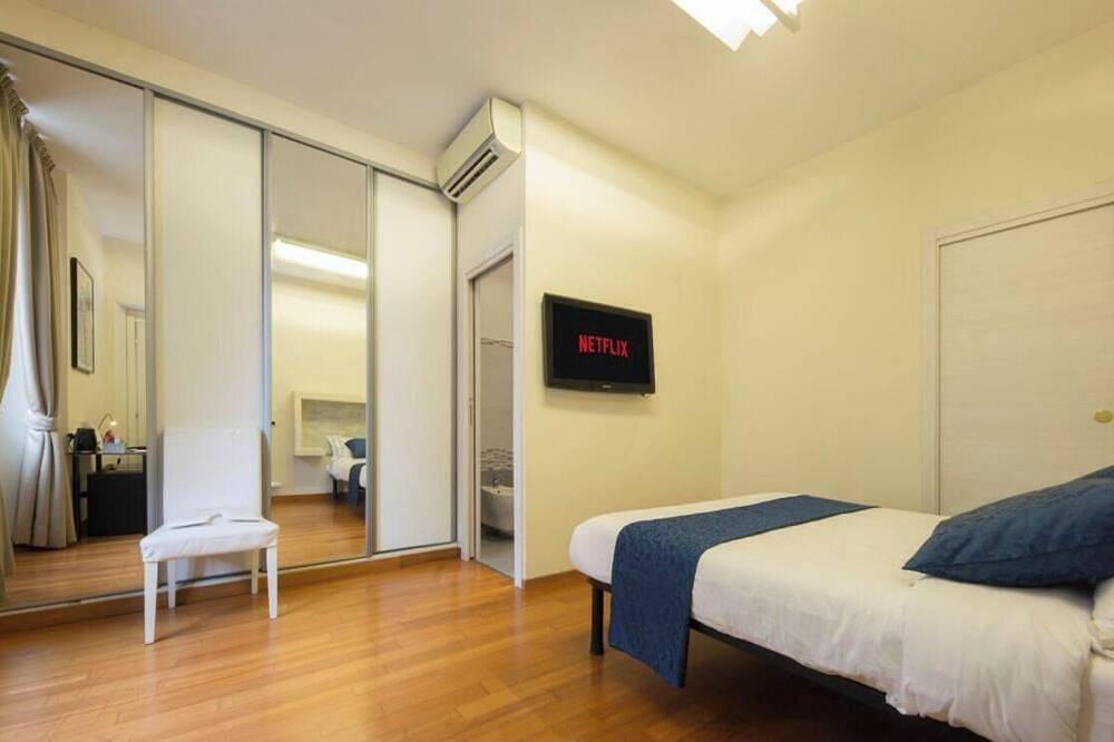 Via Xx Settembre 7/3 – Zimmer Colomboerleben Sie einen einzigartigen Aufenthalt im Zimmer Colombo: auf zwei Etagen mit einem Doppelbett, einem Doppelschlafsofa und einem Einzelbett.Mit privatem Badezimmer – bietet viel Platz und Privatsphäre.Perfekt in Genua (Stadt), Genua