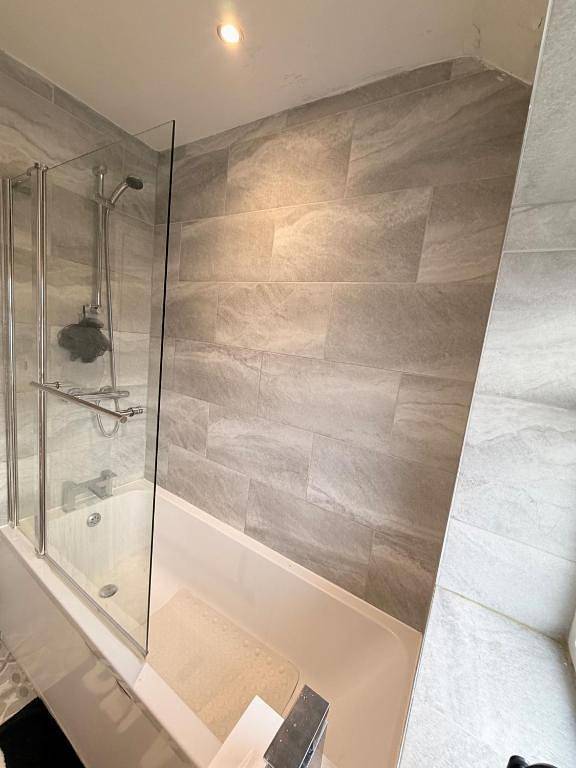 Encantadora habitación en Leicester con jardín y Wifi in Leicester, Heart of England