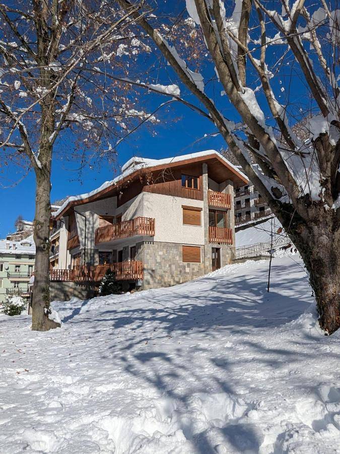 Chambre d’hôte pour 2 personnes, avec jardin ainsi que vue et balcon