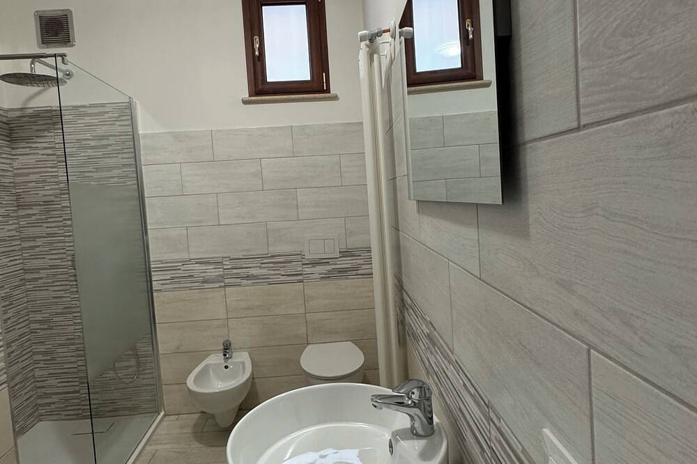 Entire apartment, Apartment. The Palace of the High Prelate in Fondi, Latina Province