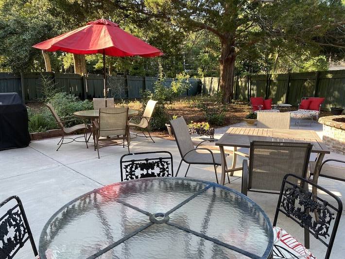 Vacation rental for 9 people, with yard and terrace in Pawleys Island