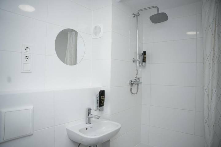Hotel für 5 Personen, mit Balkon und Garten sowie Ausblick, kinderfreundlich in Wiesbaden - 4