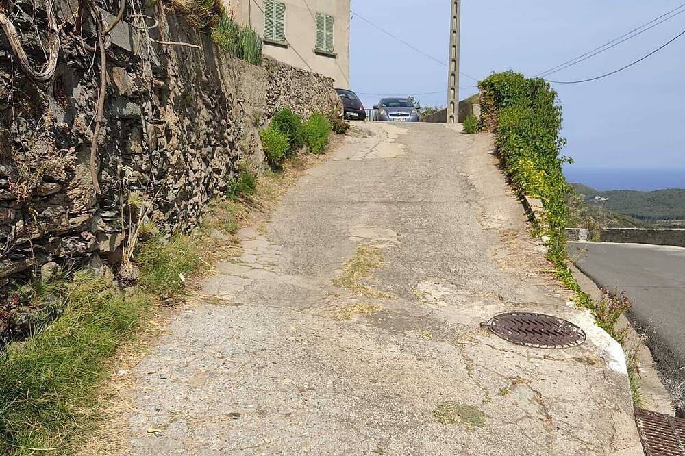 Ganze Wohnung, Charmant Appartement T4 Avec Terrasse à Rogliano, Cap Corse Maccinaggio in Rogliano, Cap Corse