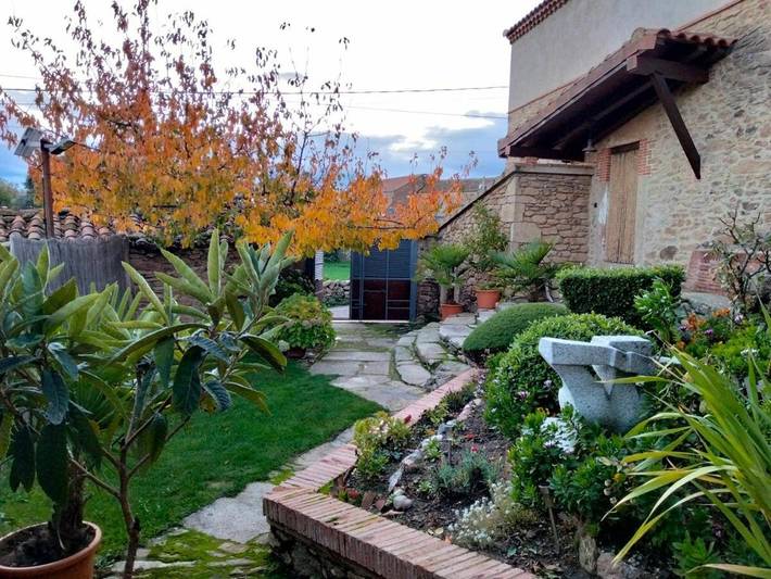 Casa rural para 6 personas, con jardín y vistas en Comarca de Vitigudino