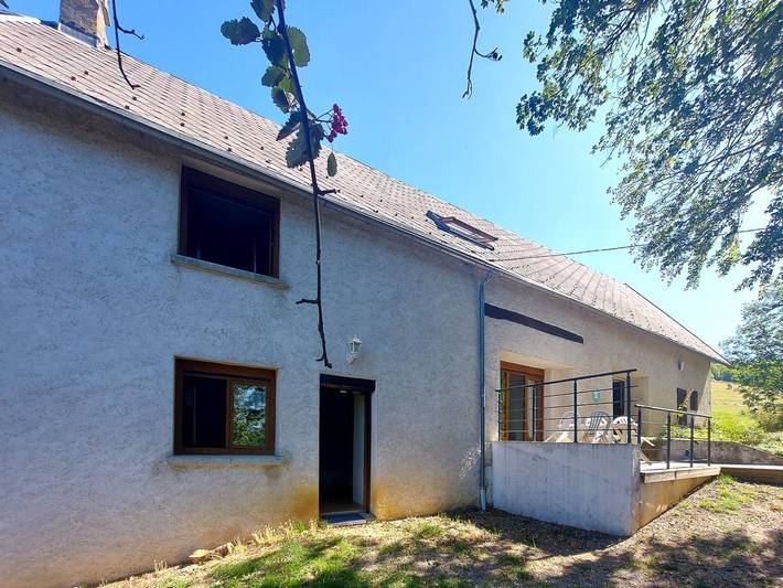 Casa rural con jardín, aparcamiento y TV in Saint-Honoré, Isère