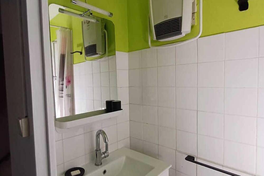 Le Puits - Poussan - Gîte in Poussan, Côte d'Améthyste