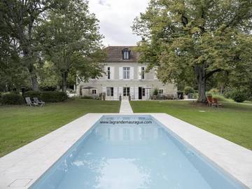 Chambre d’hôte pour 2 personnes, avec jardin ainsi que vue et piscine, animaux acceptés à Condom