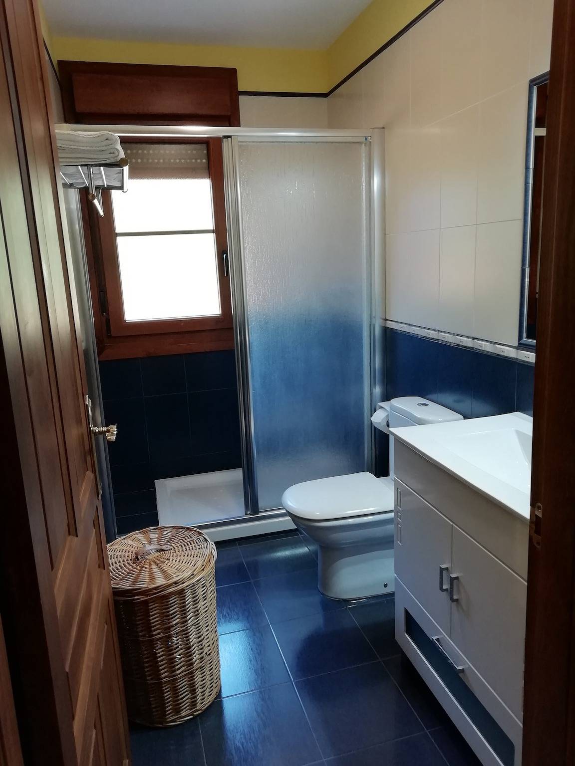 Entire apartment, Apartment 'Number 7' with Wi-Fi in Cangas de Onís, Asturias Province