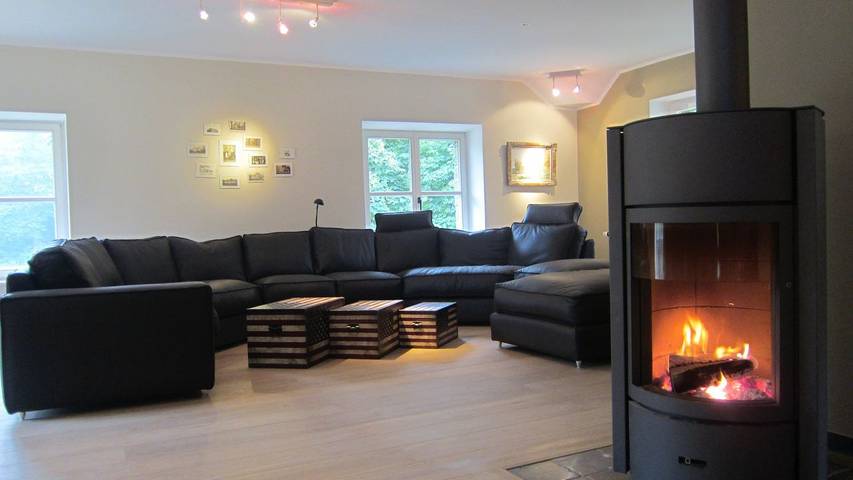 Gîte pour 17 personnes, avec jardin ainsi que sauna et jacuzzi à Bastogne - 2