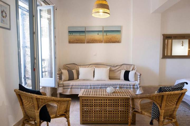 Vakantiewoning voor 4 personen, with uitzicht and balkon as well as zwembad and tuin, met huisdier in Poseidonia