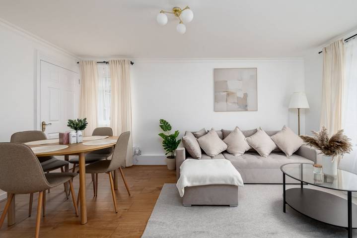 Vacation rental for 3 people, kid friendly in Downtown