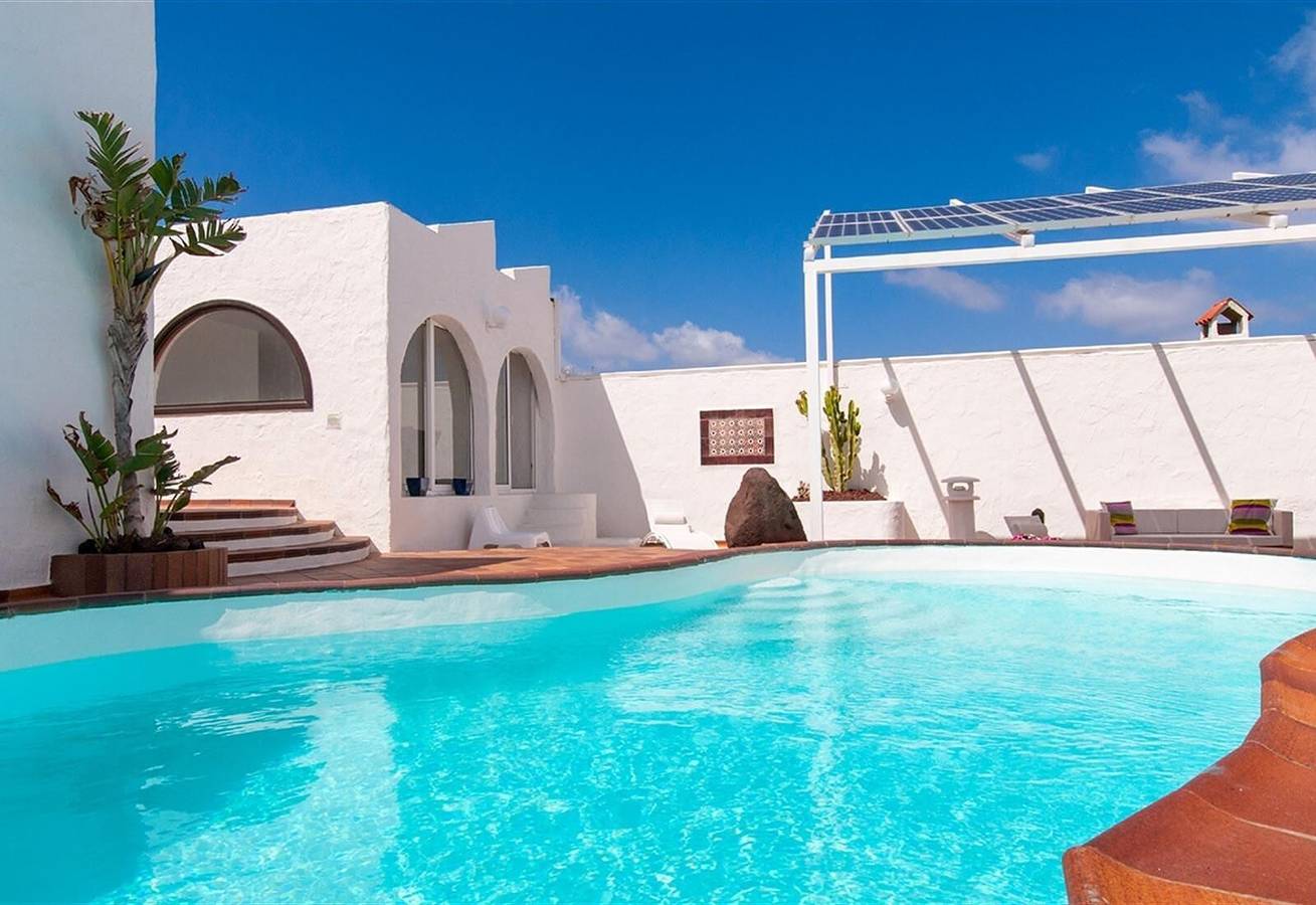 Impresionante villa en la playa con vistas al mar, piscina privada y Wi-Fi in Playa del Hombre, Gran Canaria Este