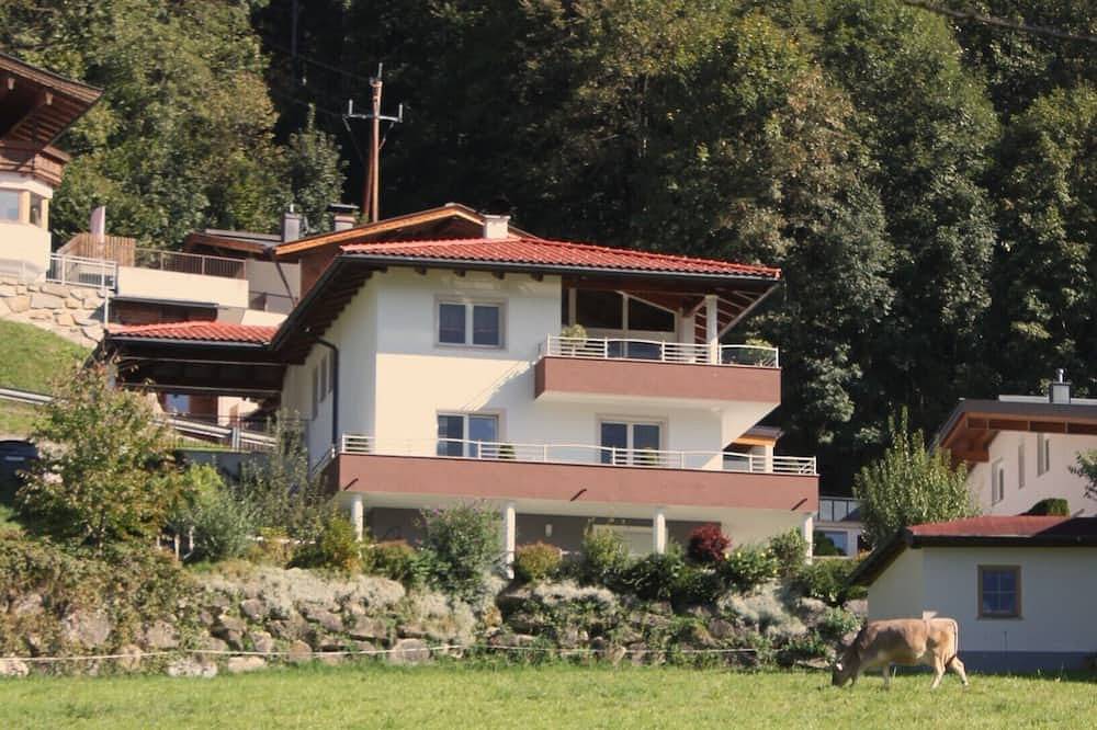 Ganze Wohnung, Wohnung mit Garten in sonniger u. zentraler Traumlage u. eigener Wärmekabine in Ramsau im Zillertal, Zillertaler Alpen