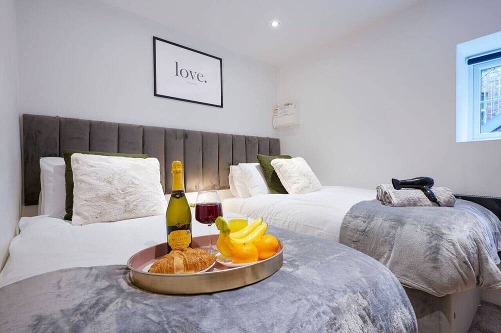 Entire apartment, Boutique Apartment • City Centre • Free Parking • Fast Wifi • Self-Check-In • Yoko Property in Warwickshire