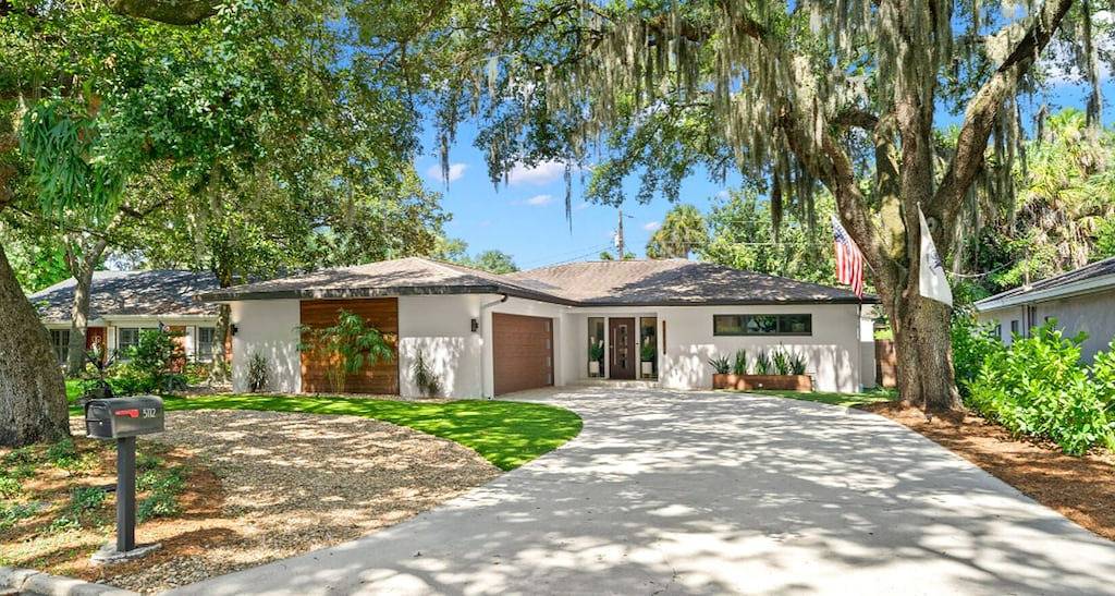 5 Star Luxury Getaway Heated Pool & Outdoor Fireplace in South Tampa, Tampa