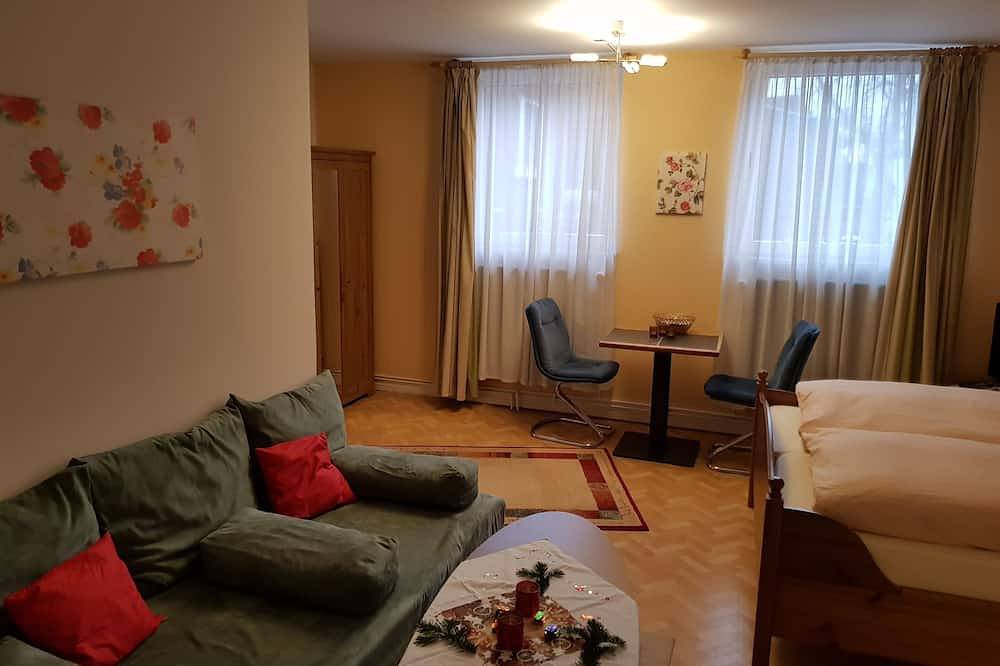 Ganze Wohnung, Sehr zentrale Ferienwohnung/150m zum großen Plöner See/ Fewo 4 in Plön, Plön (Stadt)