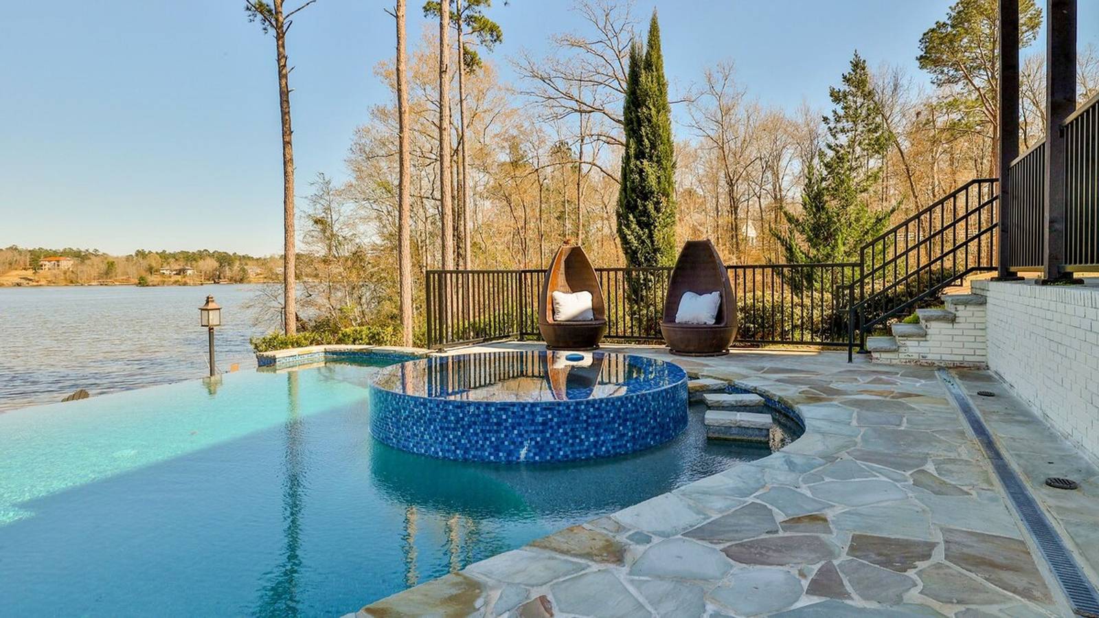 Lakefront Oasis in Georgia (USA)