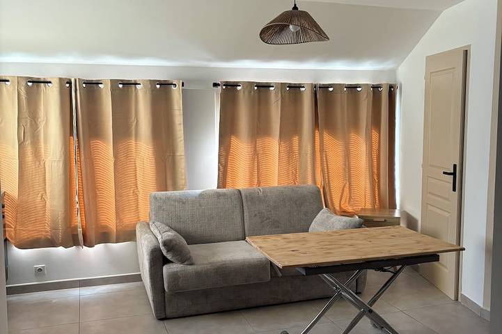 Ganze Wohnung, Top floor of a house by the sea in Fos-sur-Mer, Mittelmeerküste (Frankreich)
