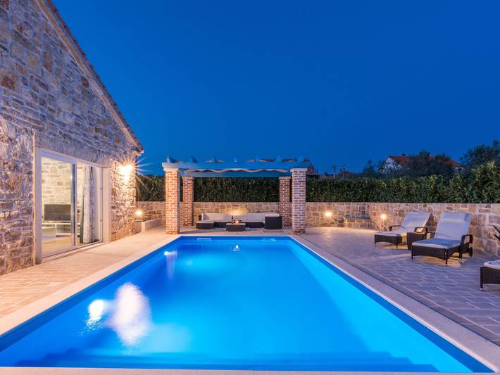 Ferienhaus für 6 Personen, mit Pool in Sukosan