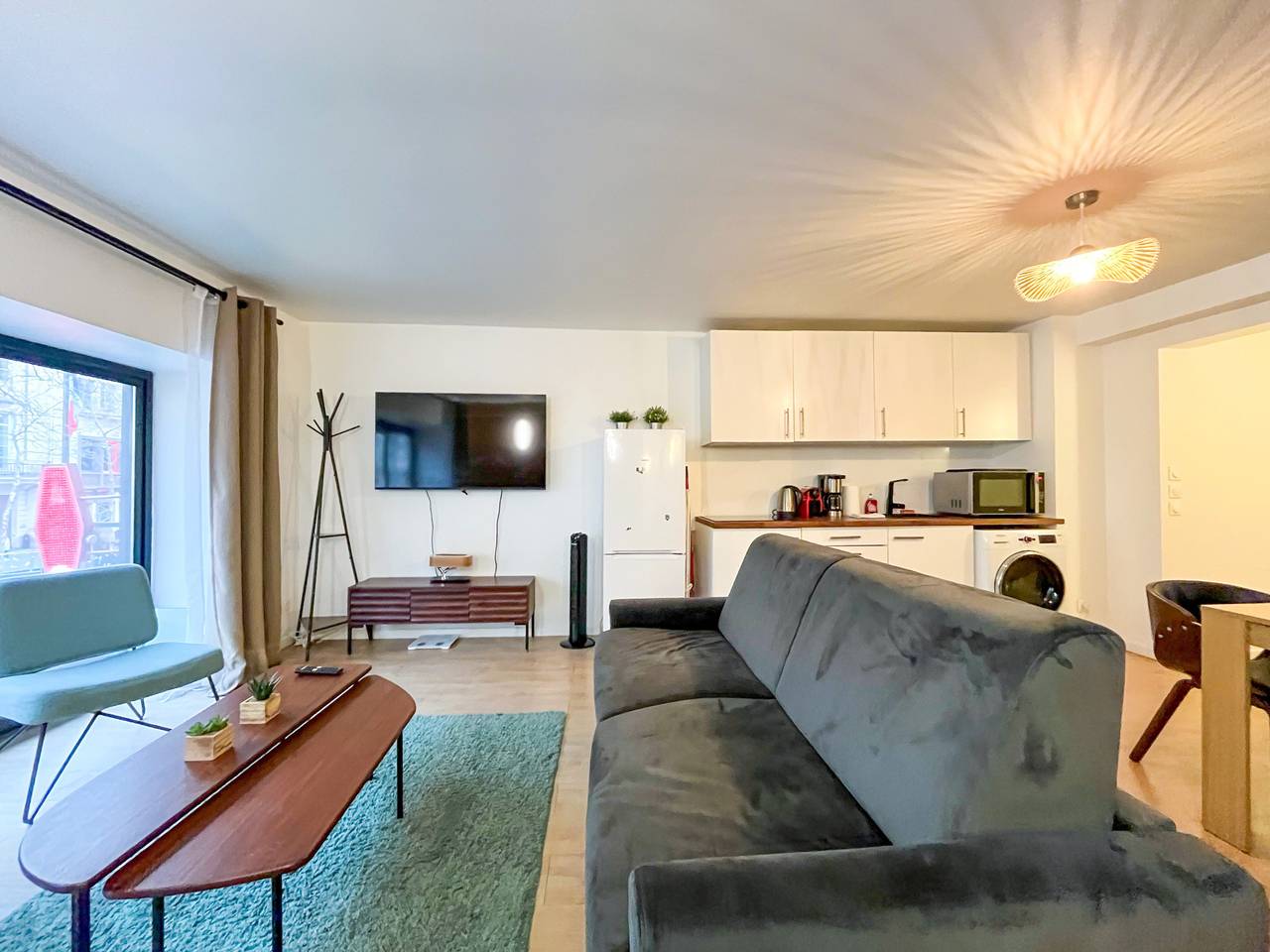 Appartement entier, Urban Flat 194 - Spacious 3 Bedroom Montmartre in Paris, Île de France