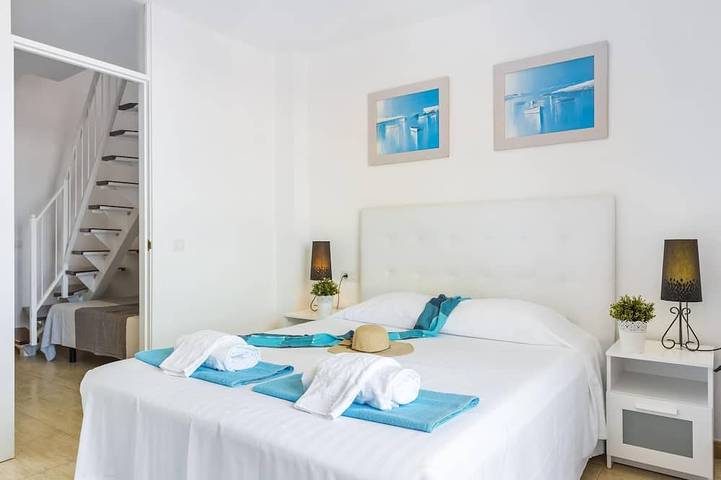Appartement entier, 1314 Fabuleux Duplex de 2 Chambres, Terrasse sur le toit, Wifi in Playa de Ajabo, Adeje